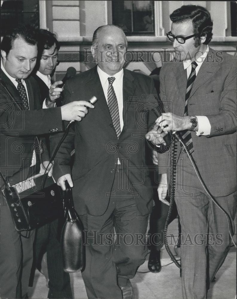 1971 Press Photo John Bonfield General Secretary NGA Arrives Union Meeting - Historic Images