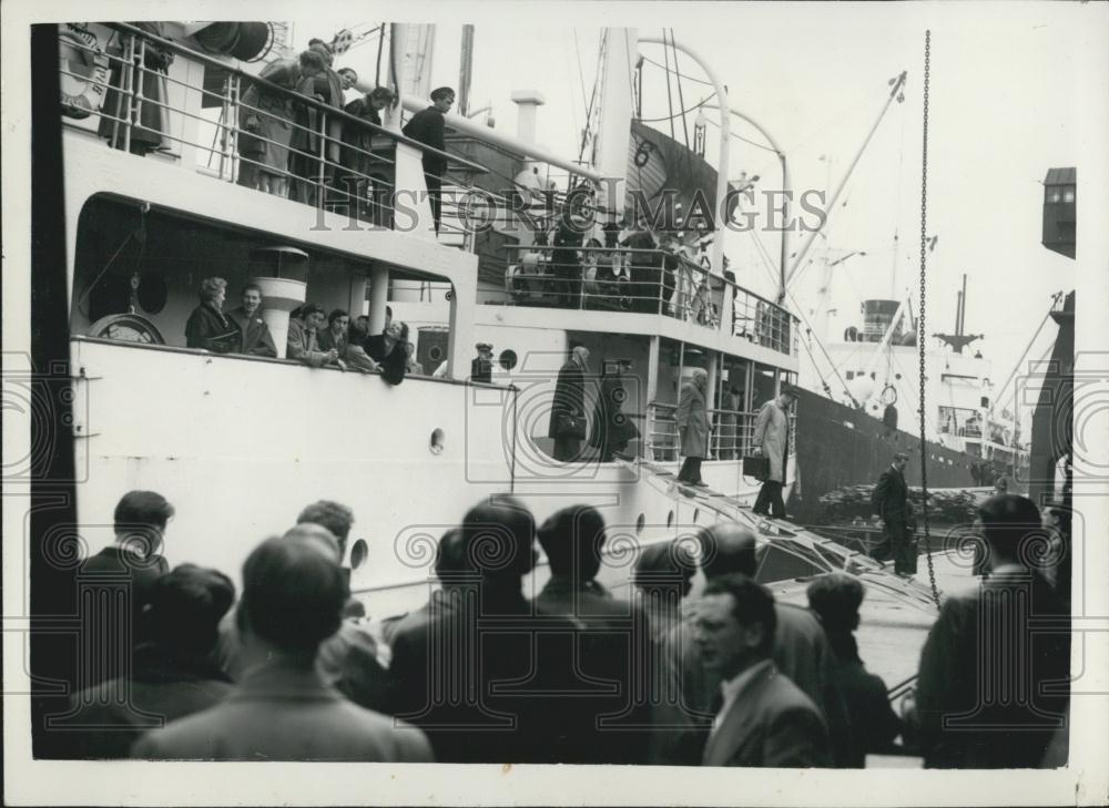 1954 Press Photo Russian cargo ship &#39;&#39;Helogstrov&#39;&#39; - Historic Images