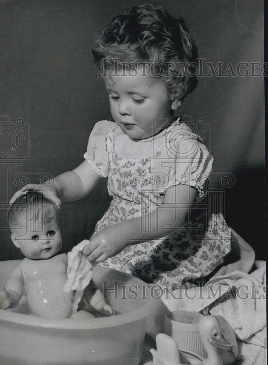 Press Photo Now let's get the flanned to you - Historic Images