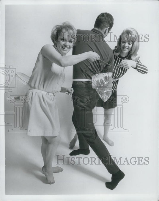 Press Photo Drop in the Bucket Game, Milton Bradley Company - Historic Images