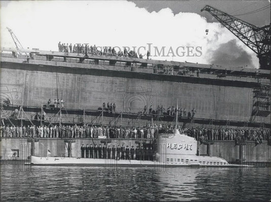 1957 Press Photo Second sub-marine for the Germany navy the Hecht"" - Historic Images