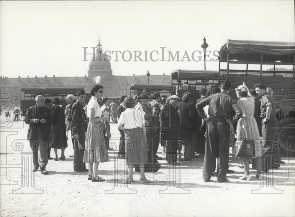 Press Photo Rail Strikes in Paris,Military provides transport - Historic Images