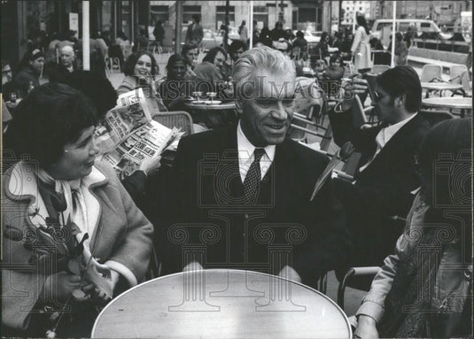 1970 Press Photo Soviet Ambassador Semjon Zarapkin Has Walk Thru Munich - Historic Images