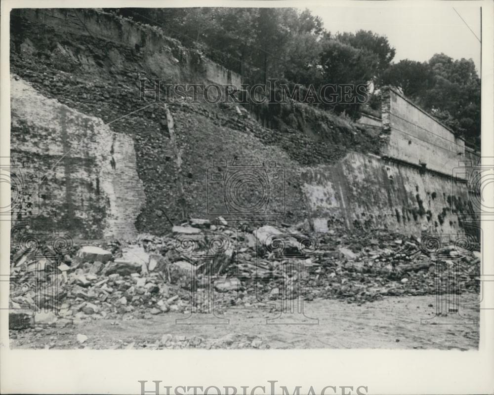 1953 Press Photo Wall Front of the Vatican City Collapsing After Cloudburst - Historic Images