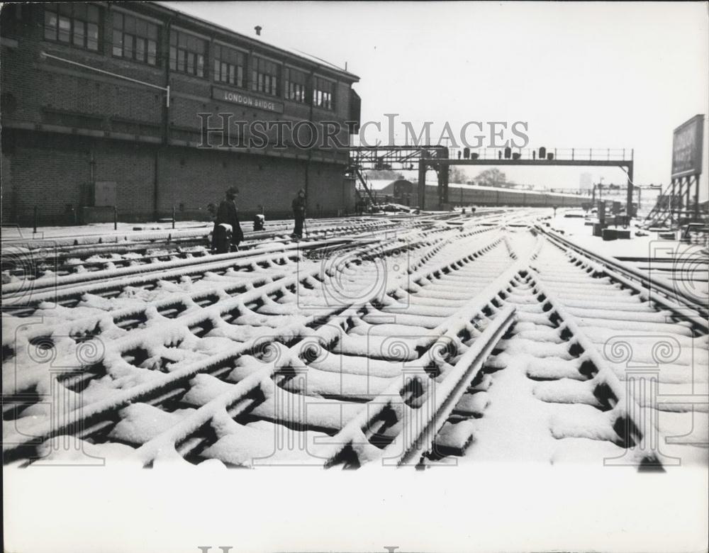 1968 Press Photo Snow, London Bridge Railway Station, England - Historic Images