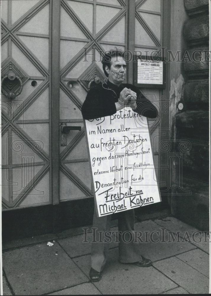 Press Photo Demonstration Of Neo-Nazis Against Prohibition Of Demonstration - Historic Images