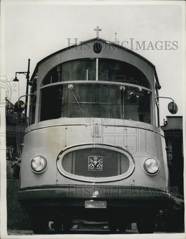 1962 Press Photo Head on view of the Mobile Church in Rome - Historic Images