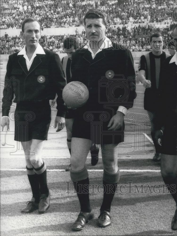 Press Photo Italian Soccer Referee Concello Lo Bello - Historic Images