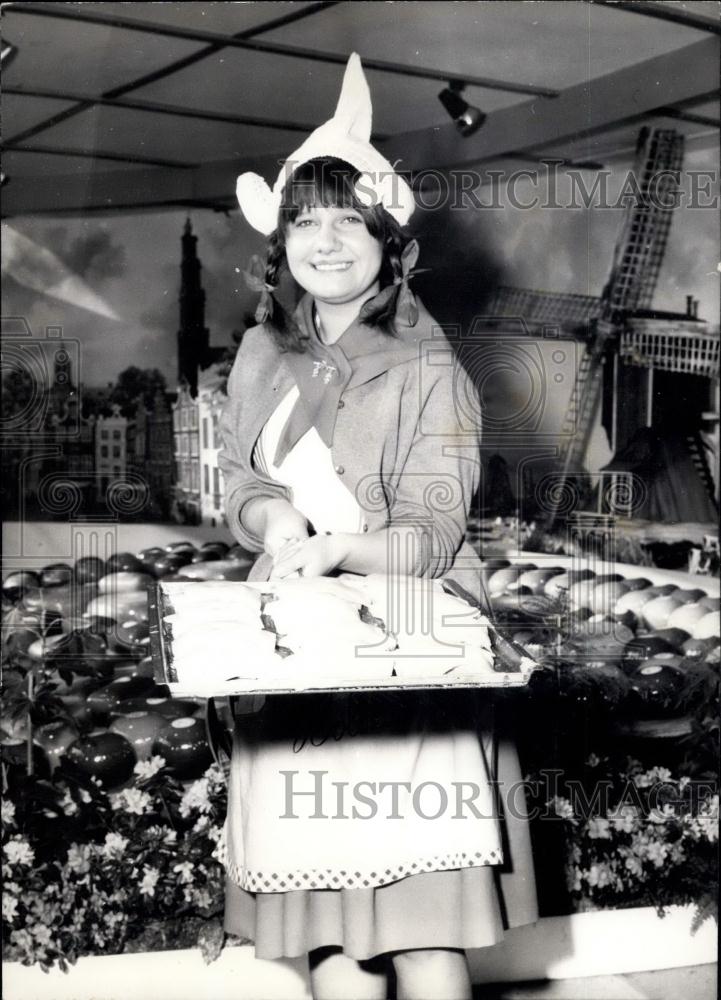 1964 Press Photo "Dutch-Flowerweek" in Munich - Historic Images