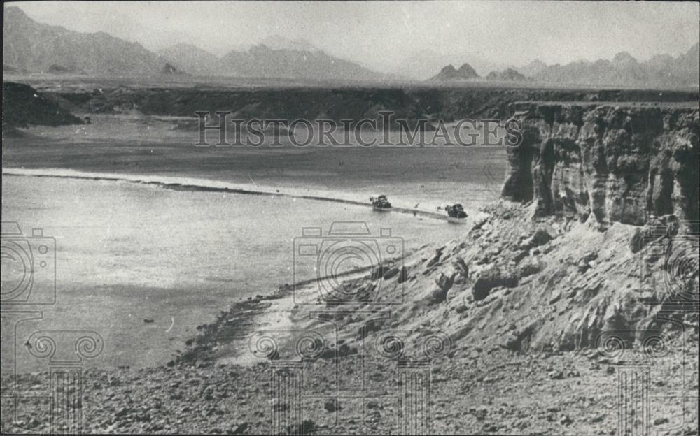 1967 Press Photo Egyptian Army vehicles arriving at Sharm el Sheikh - Historic Images