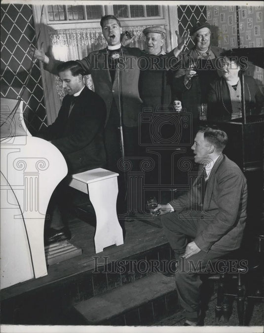 Press Photo The Foresters' Arm rocks to the music of the Rev. Brian Webb - Historic Images