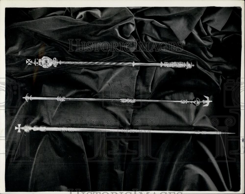 1952 Press Photo The Crown Jewels And Regalia Photographed At Tower of London - Historic Images