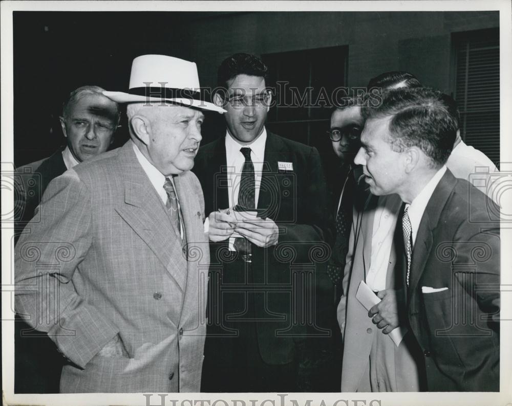 1957 Press Photo Secretary of Defense Charles E. Wilson Holds Meeting - Historic Images