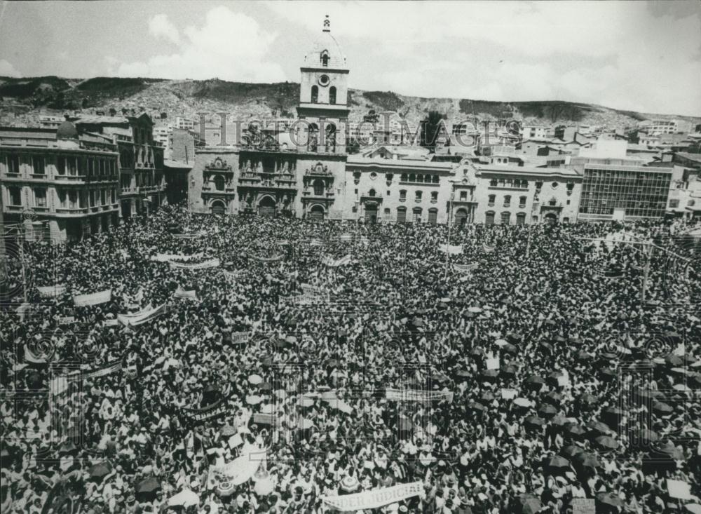 1985 Press Photo Workers Strike, La Paz, Bolivia - Historic Images