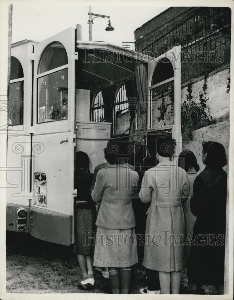 1952 Press Photo Unique Mobile Church Arrives In Rome - Historic Images