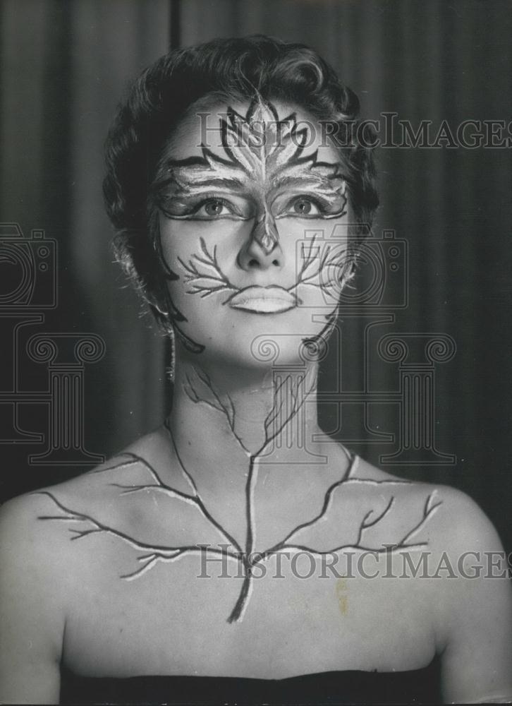 Press Photo FacePainting Known As &quot;Bois de Boulogne in Winter&quot; - Historic Images