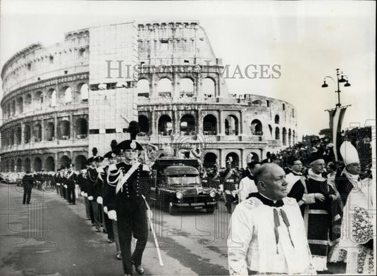 1958 Press Photo Pope Pius XII Funeral Procession, Coliseum, Rome - Historic Images