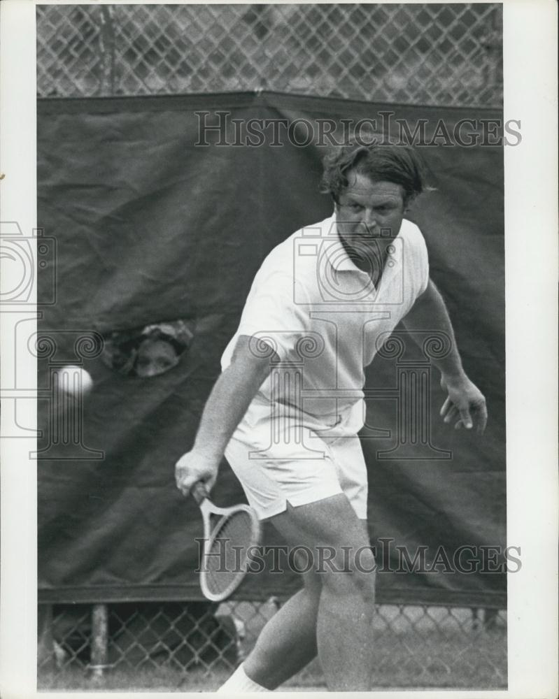 Press Photo Ted Kennedy During Tennis Match In Backhand Swing - Historic Images