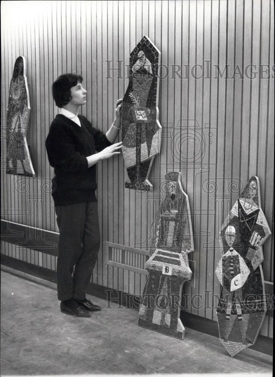Press Photo Woman Decorating Norwich New Public Library Literary Characters - Historic Images