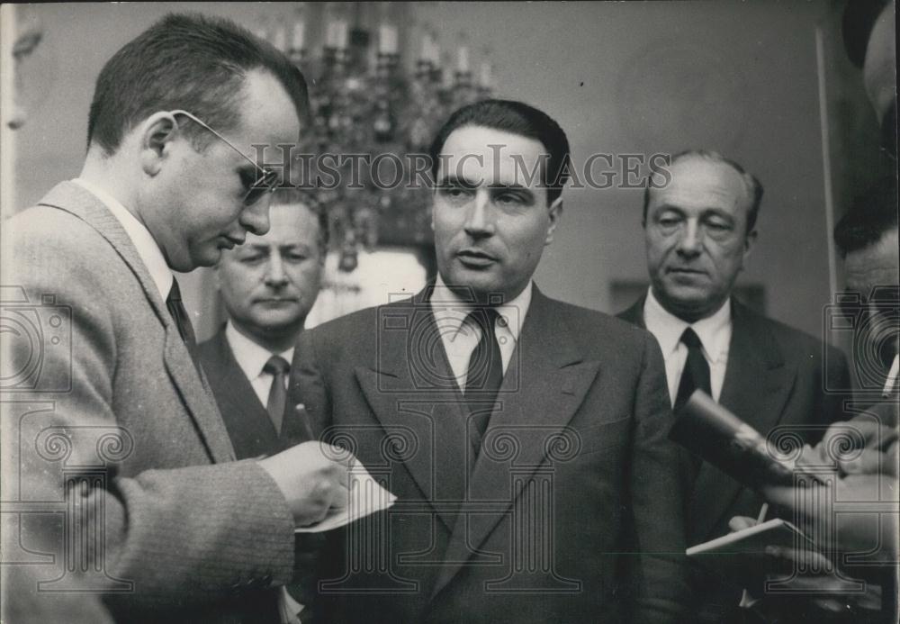 1953 Press Photo Francois Mitterand Leader Political Group French Cabinet Crisis - Historic Images