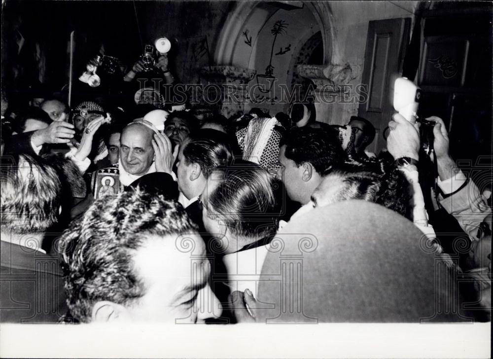 1964 Press Photo Pope Paul VI Jerusalem Visit Mobbed By Followers In Streets - Historic Images