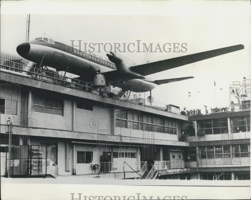 Press Photo Japanese air-minded - A real passenger aeroplane - Historic Images