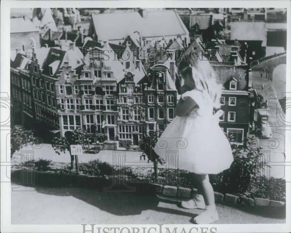 Press Photo visitors looks down on typical Dutch houses in Madurodam - Historic Images