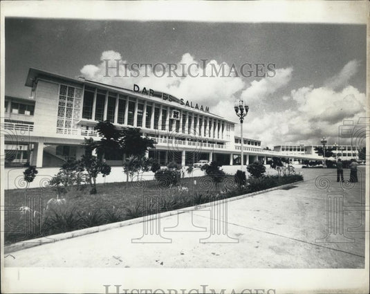 Press Photo Station at Dar Es Salaam of the Chinese-Built "Great Uhuru Railway" - Historic Images