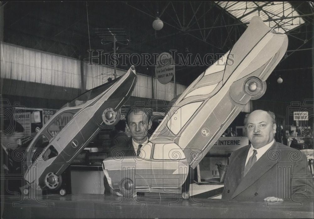 1956 Press Photo Inventors Show Opens In Paris - Historic Images