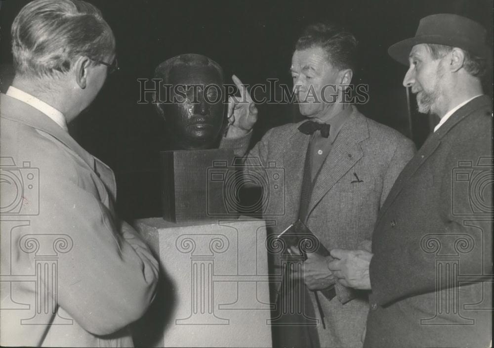 Press Photo Tuileries, Galeries Charpentier Sculpter Gimond M. Robert Rey - Historic Images