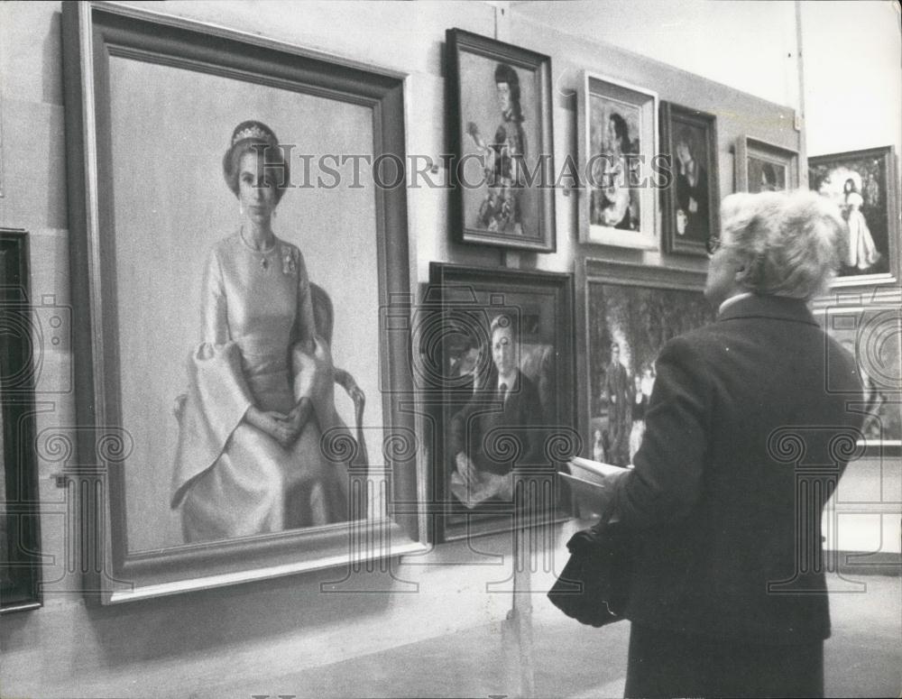 1973 Press Photo Private View Day at Royal Society of Portrait Painters - Historic Images