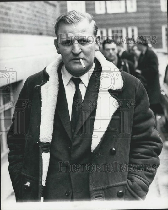 1965 Press Photo Det. Sgt. Woodmore, Policeman Wounded in Kensingtton shooting - Historic Images