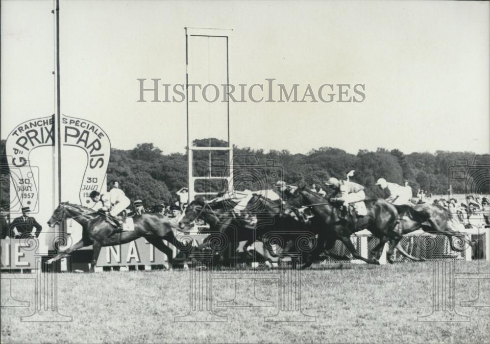 1957 Press Photo Altipan Wins Grand Prix De Paris - Historic Images