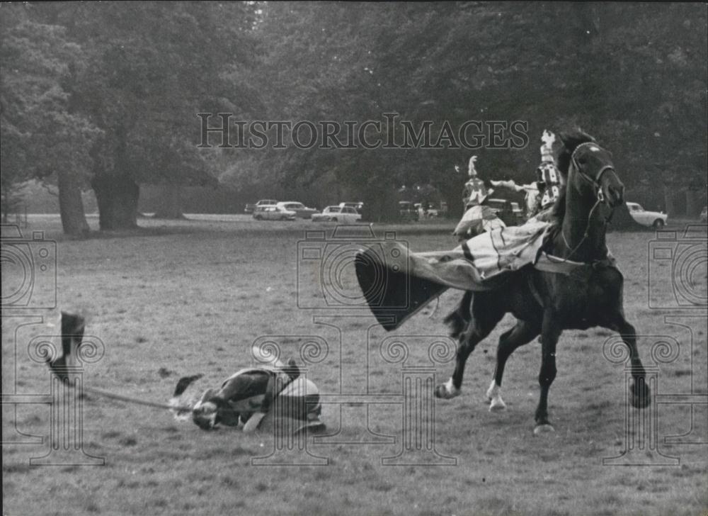 1966 Press Photo Rehearsal of a Mediaeval Jousting Tournament - Historic Images