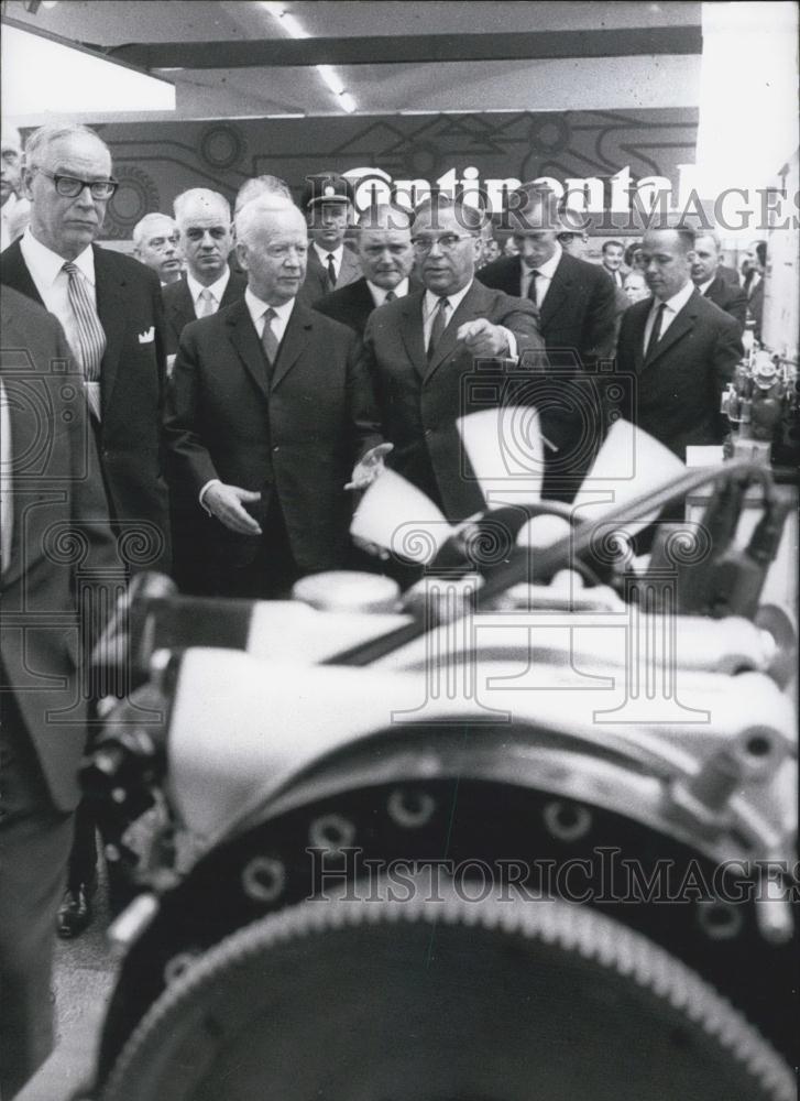 1965 Press Photo President Lubke International Motor Car Exhibition Frankfurt - Historic Images