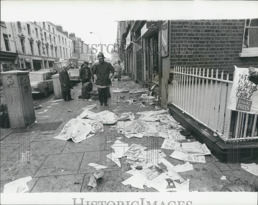 1974 Press Photo A Newspaper Stand Is Blown Apart In Talbot Street - Historic Images