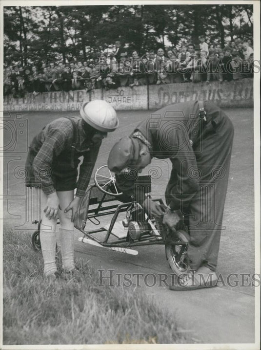 Press Photo Horst Mayer's Car Is Mended With Two Wooden Bars - Historic Images
