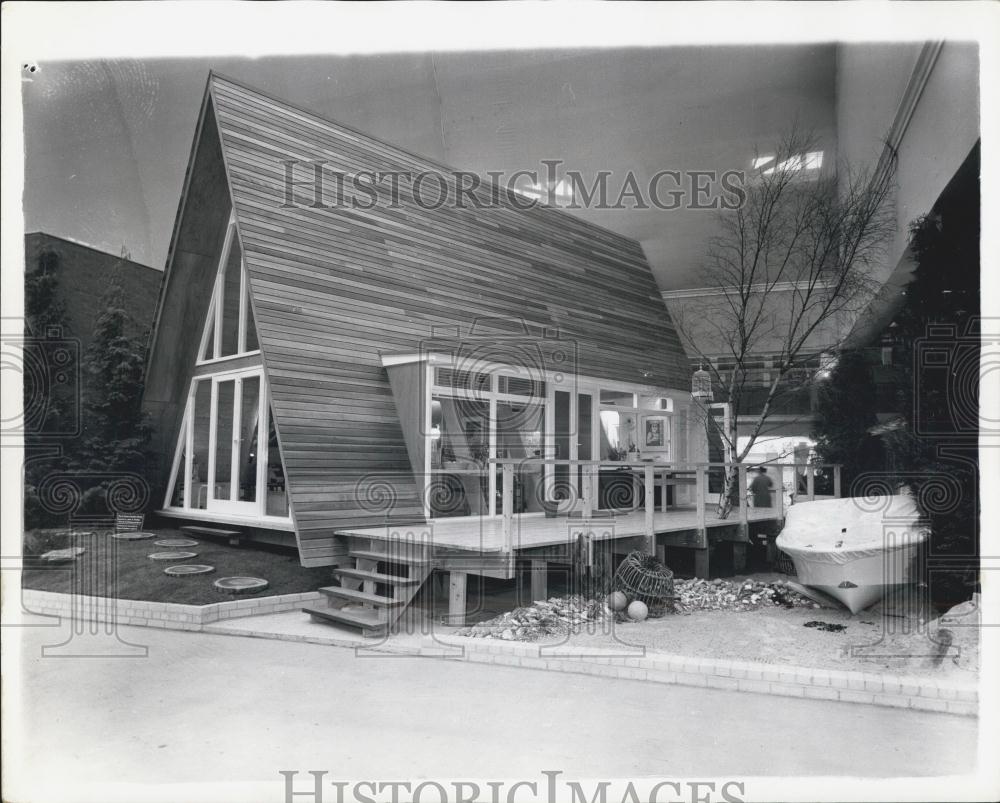 1962 Press Photo A-Frame House Designed by John A. Findlay - Historic Images