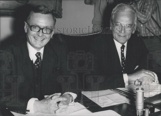1971 Press Photo rof. Karl Schiller & Dr. Karl Klasen - Historic Images