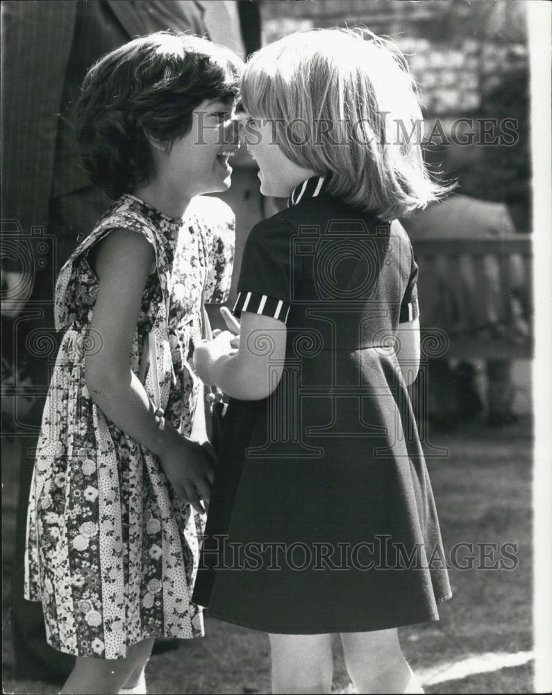 1978 Press Photo Kirsty Leighton &amp; new Miss Pears Sarah Worth - Historic Images