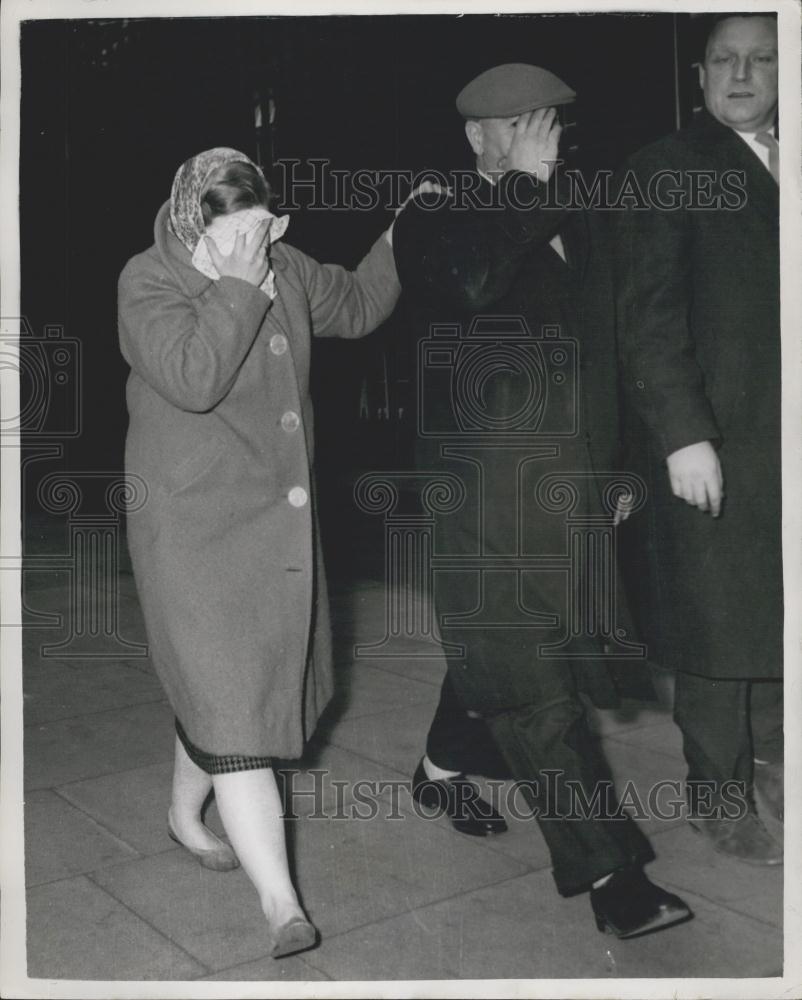 1958 Press Photo Barbara Baker Missing Witness Dog Doping Trial Cannon Row - Historic Images