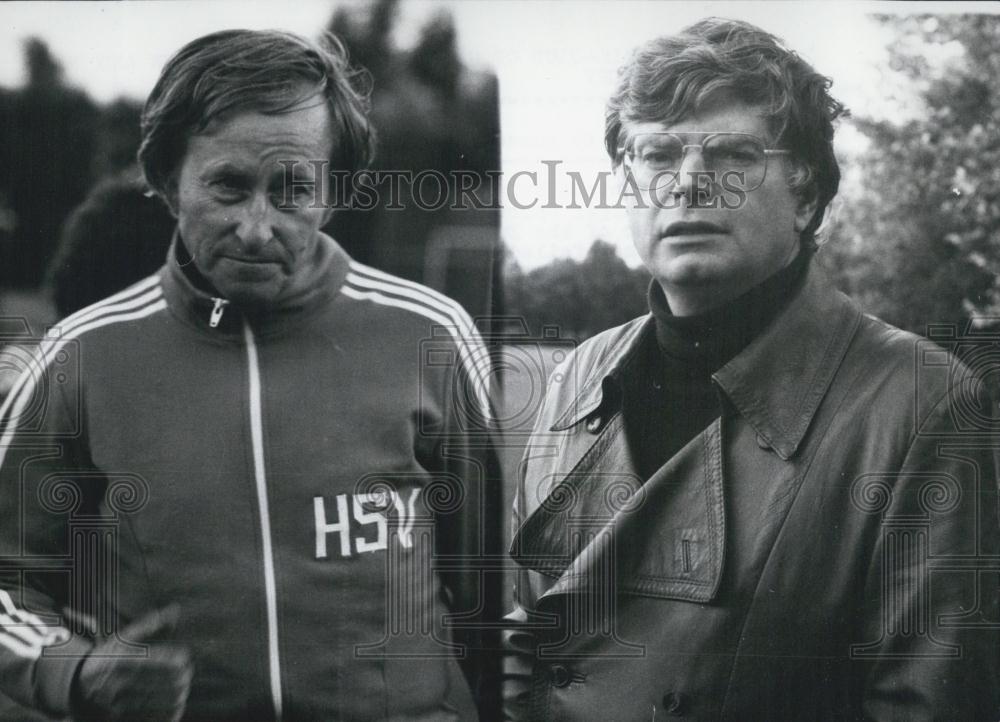 Press Photo Rudi Gutendorf And Dr. Krohn &quot;Hamburger Sportverein&quot; Win Europe Cup - Historic Images