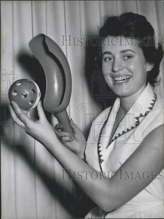 1958 Press Photo International sporting article's fair in Wiesbaden - Historic Images