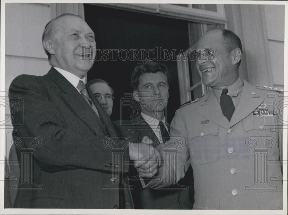 1953 Press Photo General Matthew Ridgway Farewell Visit Dr. Adenauer Germany - Historic Images