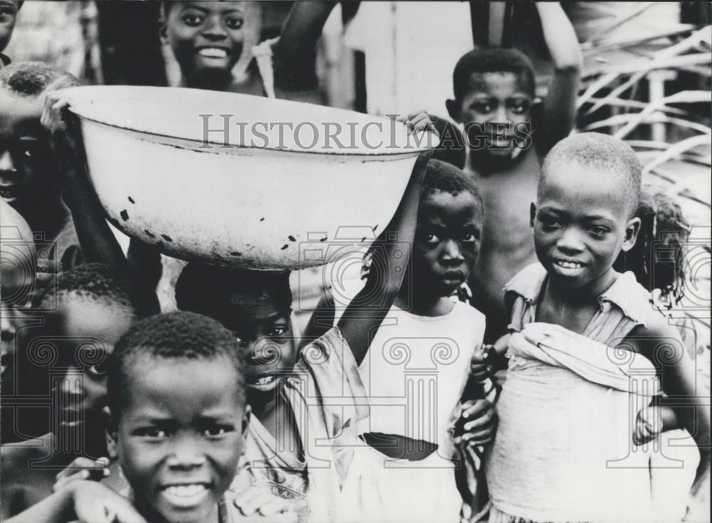 1973 Press Photo Children Playing In Nigeria, World Children's Day - Historic Images