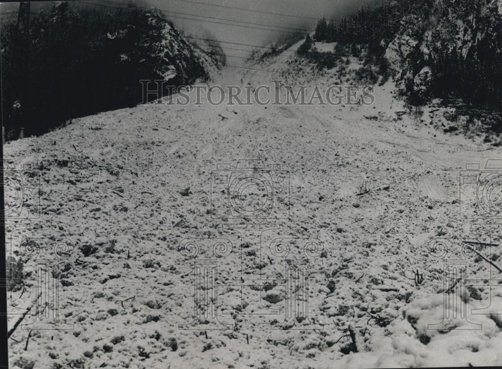 Press Photo Rocky Road - Historic Images