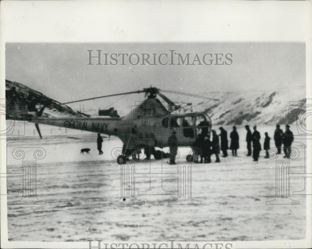 1955 Press Photo Helicopters Take Supplies To Scottish Cut Off By Snow - Historic Images