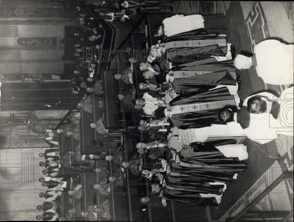 1964 Press Photo This morning in the Basilica of Saint Peter Monsignor Pericle - Historic Images