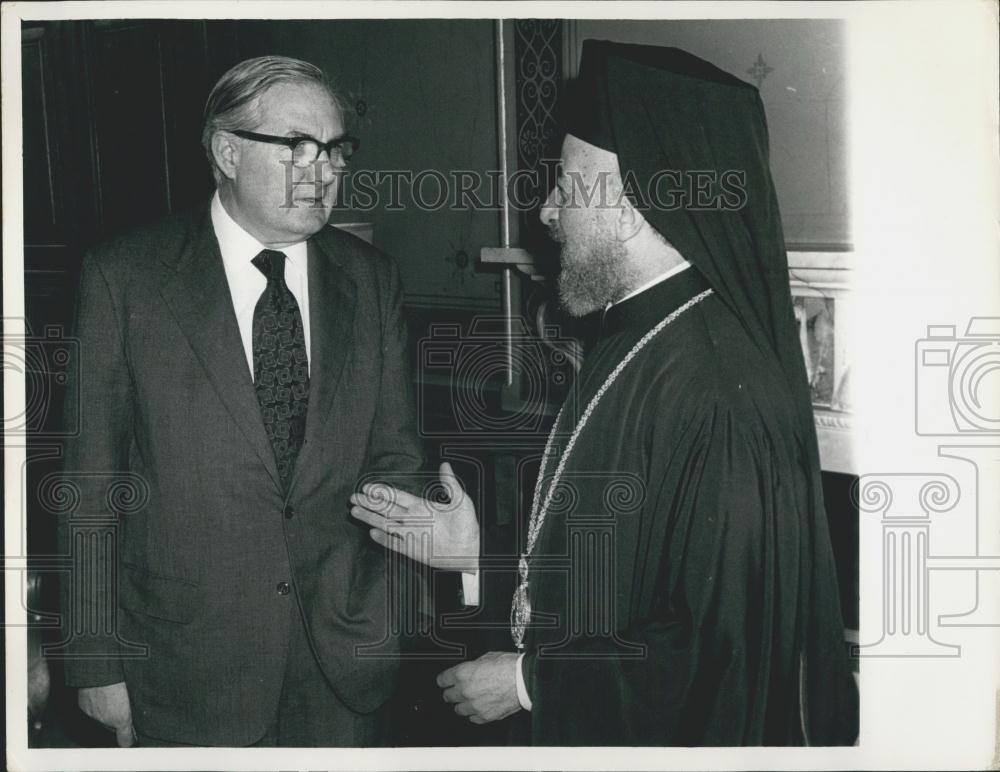 1974 Press Photo Archbishop Makarios(r) &amp; Britains For Sec James Callaghan - Historic Images