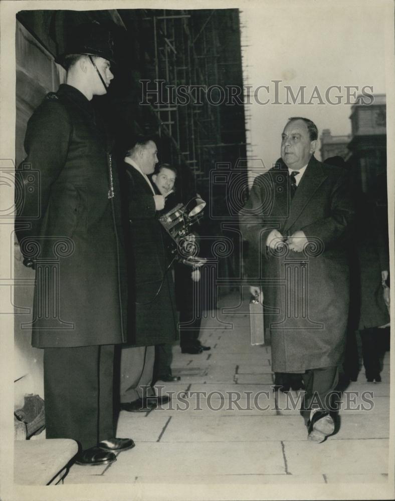 1960 Press Photo Dr. Kutchuk At New Cyrpus Conference In London - Historic Images